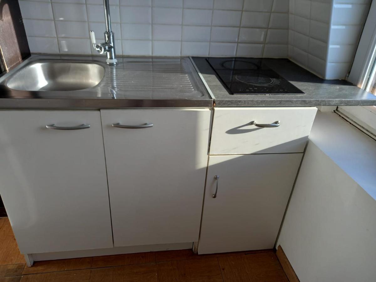 3 Hebergements - Au 1Er Etage 1 Appartement 2 Pieces Et Au 2Eme Etage Un Logement De 2 Chambres Louees Separement Avec Coin Cuisine Et Toilettes A Partager- Dans Pavillon Au Pied Du Rer B A 5 Minutes De Paris Et 30 Mn Stade De France Кашан Екстер'єр фото