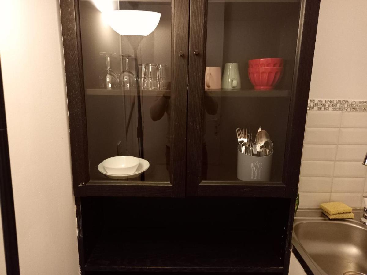 3 Hebergements - Au 1Er Etage 1 Appartement 2 Pieces Et Au 2Eme Etage Un Logement De 2 Chambres Louees Separement Avec Coin Cuisine Et Toilettes A Partager- Dans Pavillon Au Pied Du Rer B A 5 Minutes De Paris Et 30 Mn Stade De France Кашан Екстер'єр фото