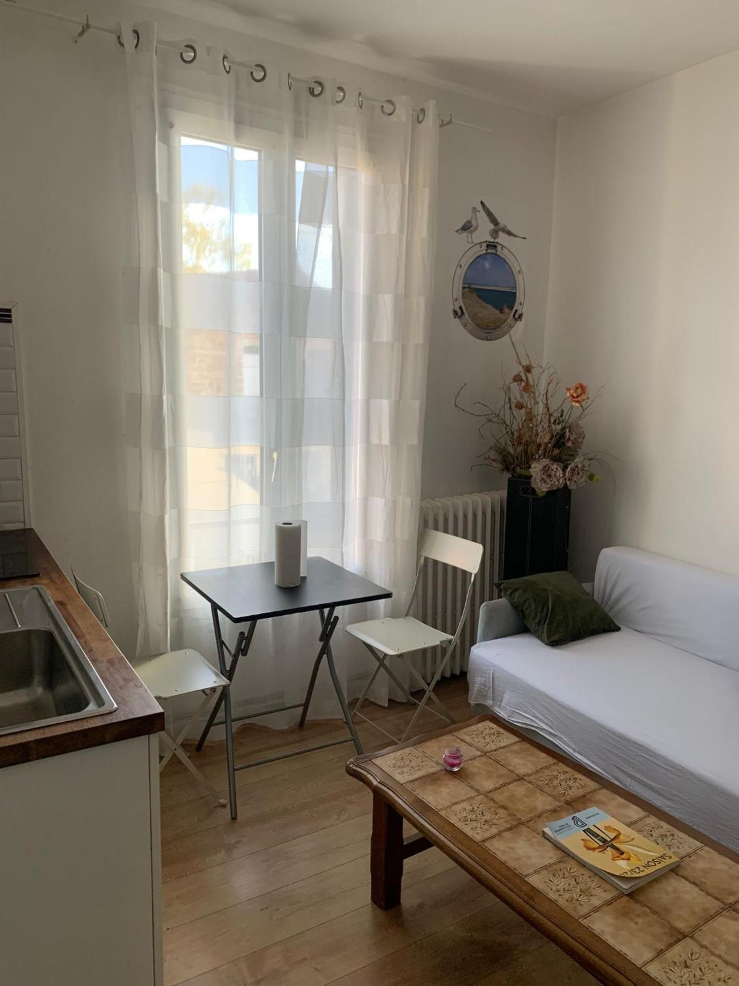 3 Hebergements - Au 1Er Etage 1 Appartement 2 Pieces Et Au 2Eme Etage Un Logement De 2 Chambres Louees Separement Avec Coin Cuisine Et Toilettes A Partager- Dans Pavillon Au Pied Du Rer B A 5 Minutes De Paris Et 30 Mn Stade De France Кашан Екстер'єр фото
